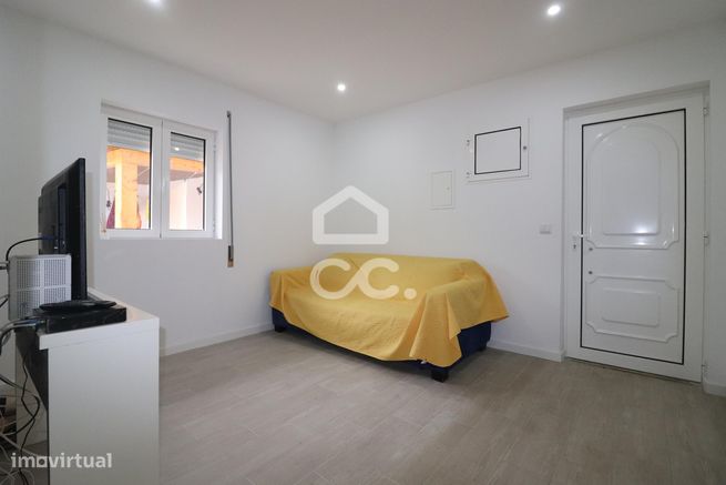 Apartamento T3 com terraço e arrumos em Eiras.-5