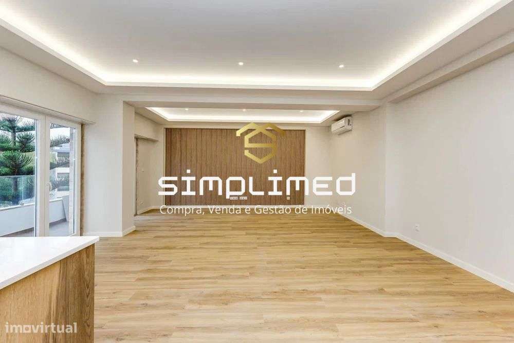 T4 de Luxo Totalmente Remodelado em Carnaxide-5