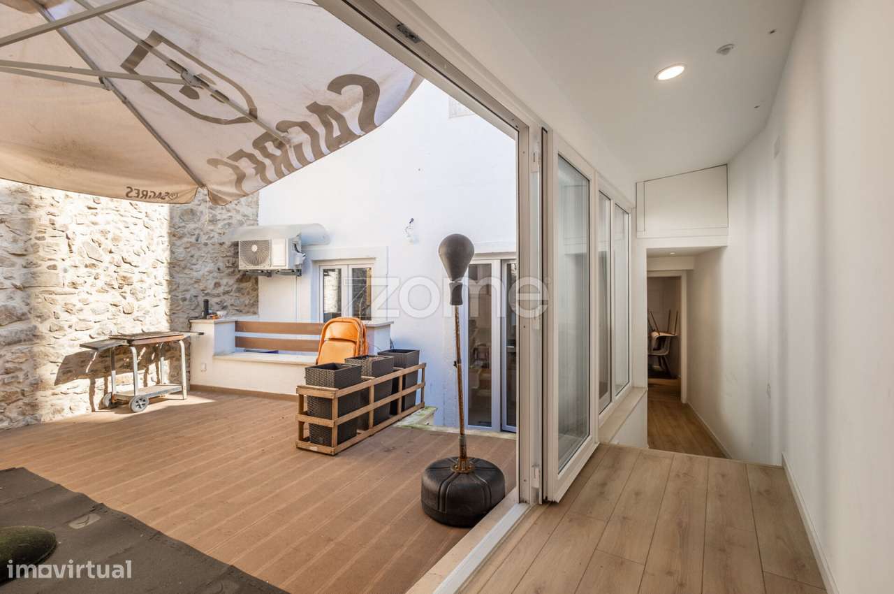 Prédio com grandes áreas no Centro de Leiria-12