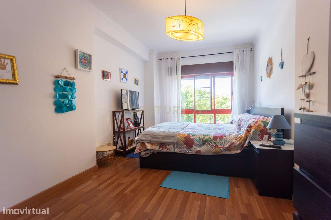 Apartamento T4+2 com Garagem para 6 Carros – Urmeiras, Loures - Grande imagem: 3/42