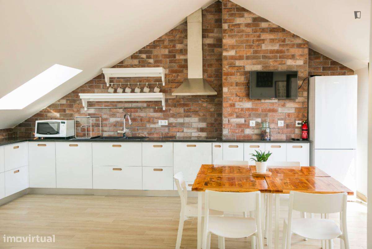 Quarto - localizado em Benfica Lisbon - Grande imagem: 5/13