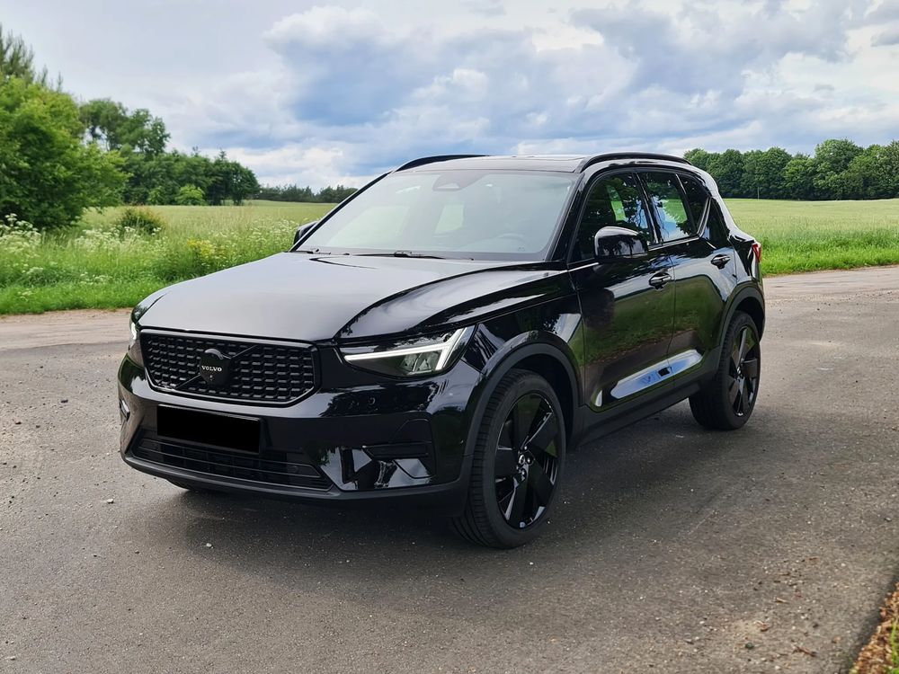 Volvo XC40 B3 B DKG Ultra Black Edition 2025