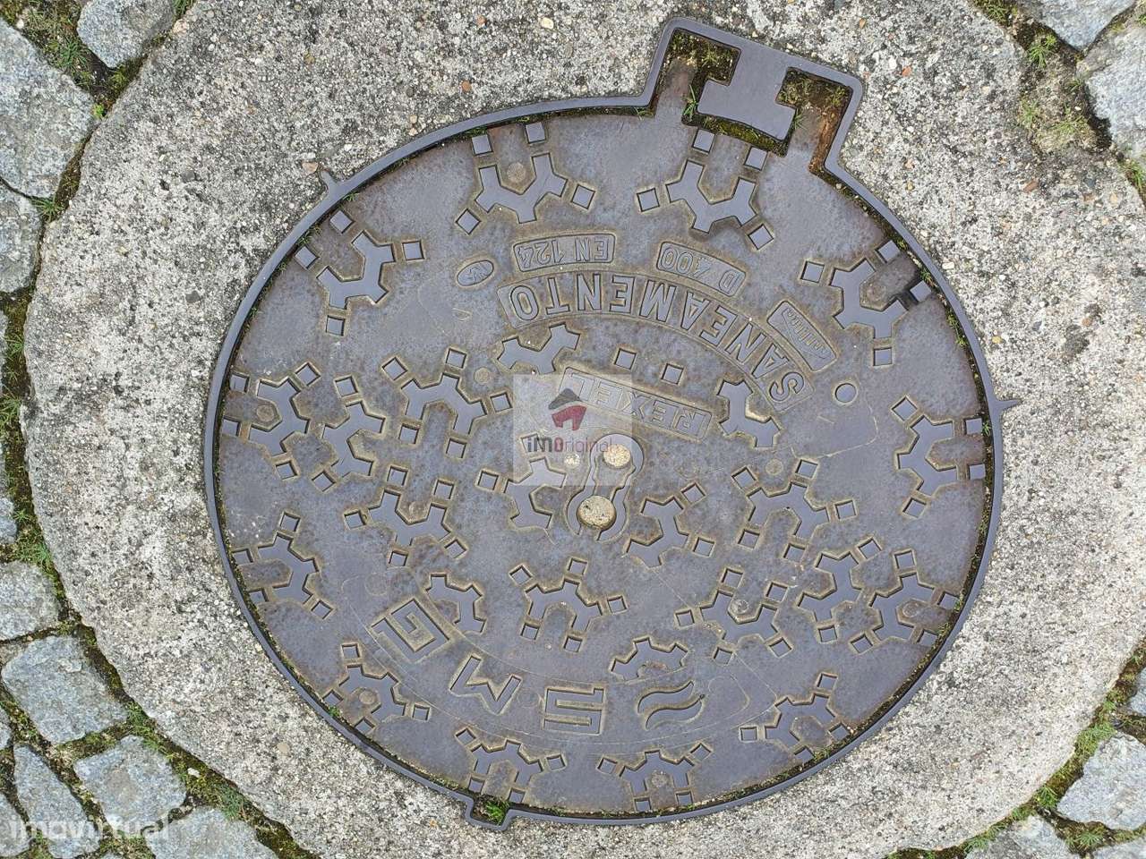 Lote com 600 m2 para moradia 4 frentes, a 6 min. da praia-15