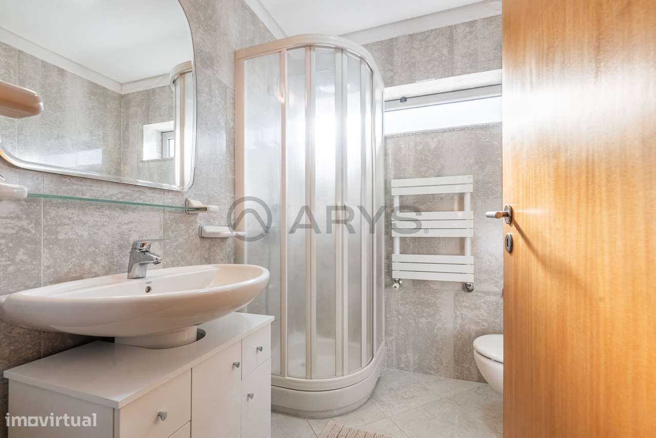 Moradia T4 com Piscina - Nogueira, Braga-19