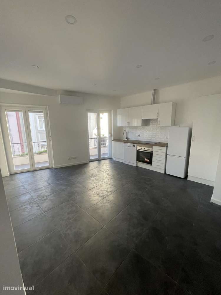 T1 luminoso em Arroios prédio com elevador-16