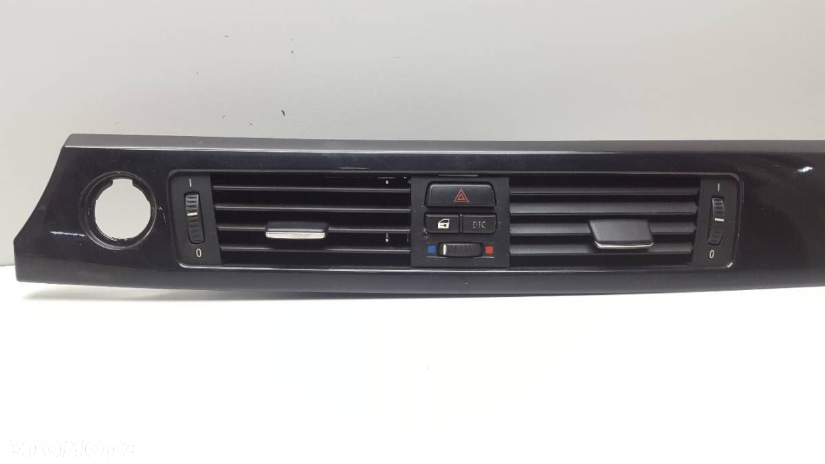 LISTWA DESKI KRATKA NAWIEWU BMW E93 2008 7132845 - 2