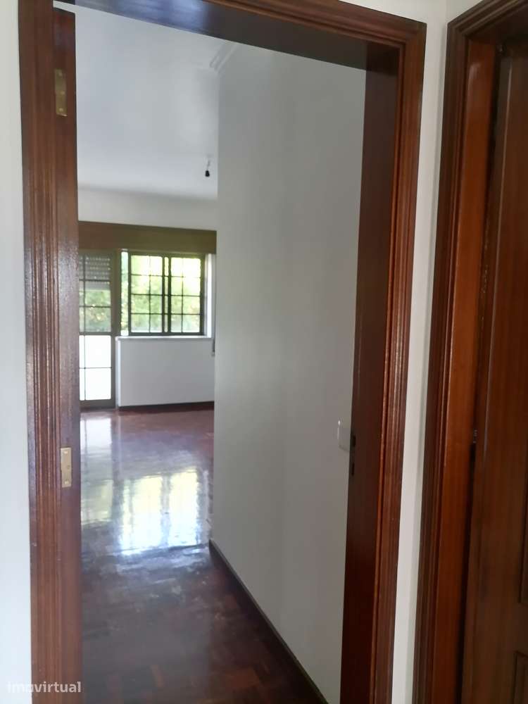 T3 Centro de Queijas, Oeiras. Com Parqueamento e Arrecadação.-25