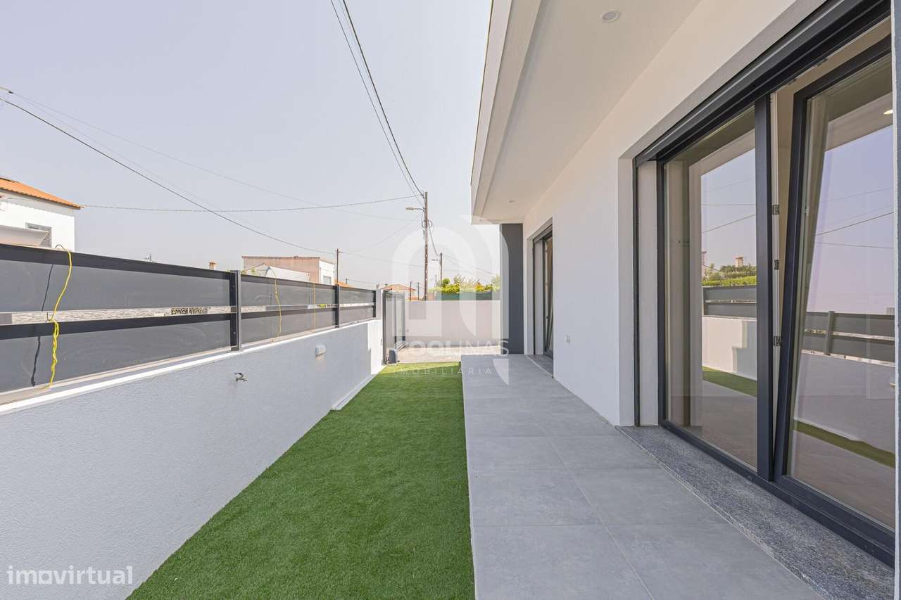 Fantástica Moradia Térrea T3+1 com Piscina de água salgada e aquecida-43