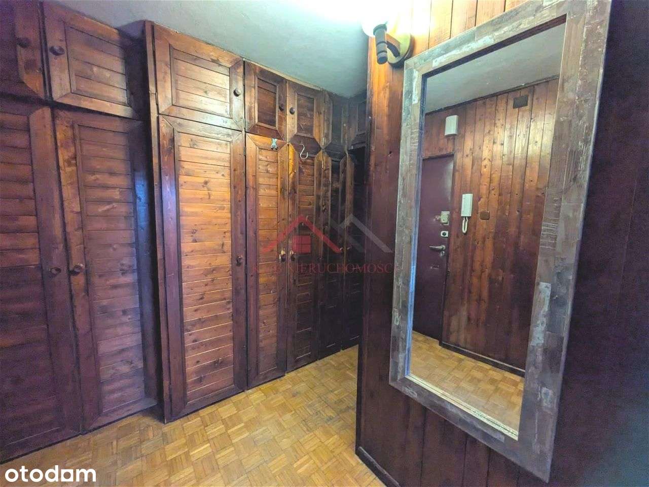 Przy Parku Szymańskiego i Moczydle.Cena do negocja-19