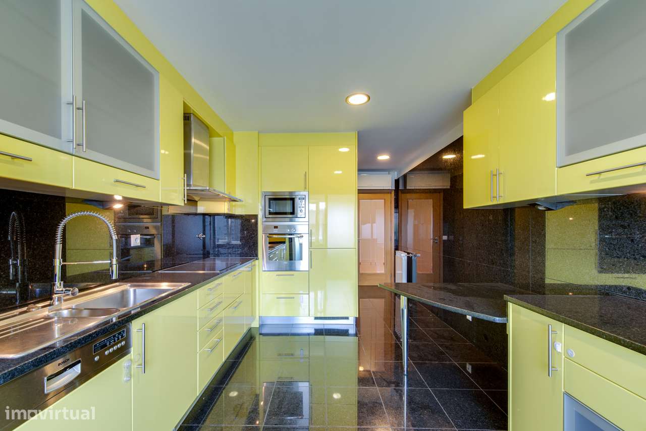 Apartamento T3 Venda em Ramalde,Porto-11