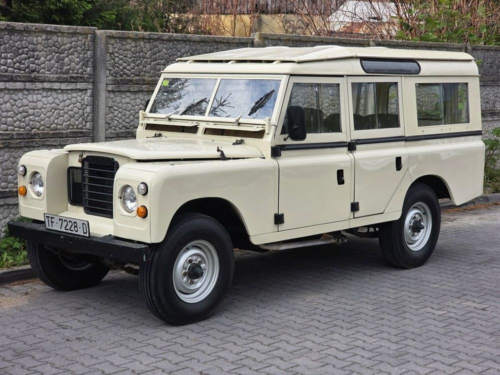 Land Rover Defender 1974