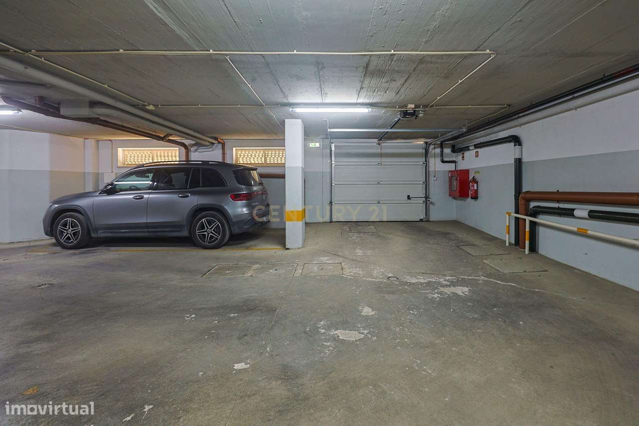 Apartamento T2, com Lugar de Parqueamento e Arrecadação, Quinta de São-32