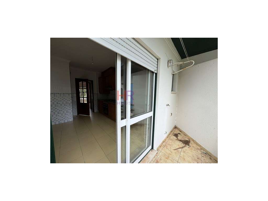 Apartamento T3 com suíte e varandas em São Silvestre, Coimbra.-24