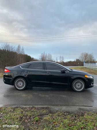 Ford Fusion 2.0 EcoBoost Titanium - 4