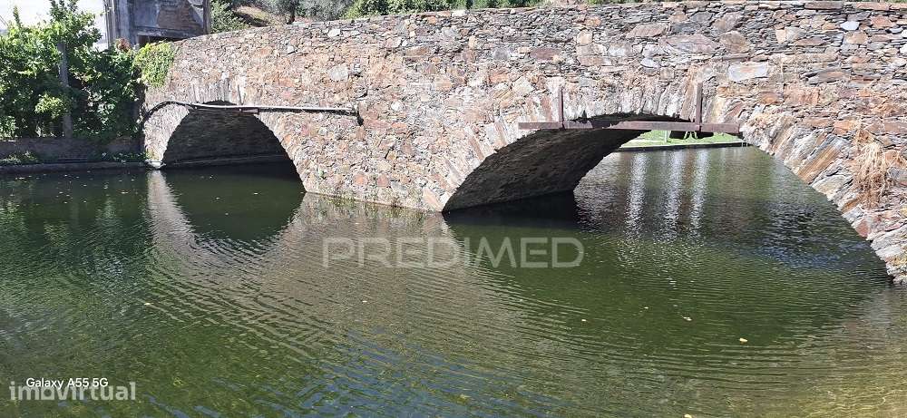 Vende Moradia T2+1 e arrecadações,  em Lomba, Góis - Grande imagem: 1/17