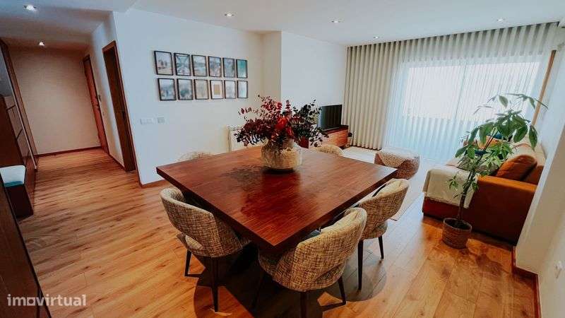 T2 Mobilado | 133 M² Totais | Garagem Fechada | 700 M Da Praia - Grande imagem: 2/12