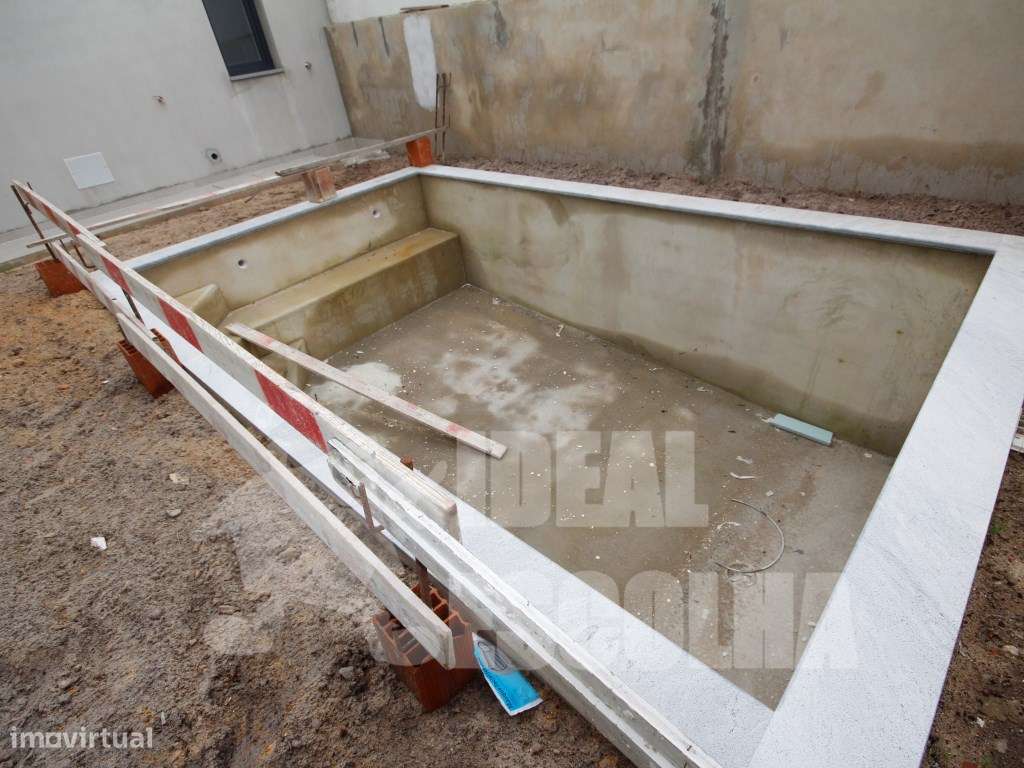 MORADIA 685 000€ FOROS DE AMORA.-23