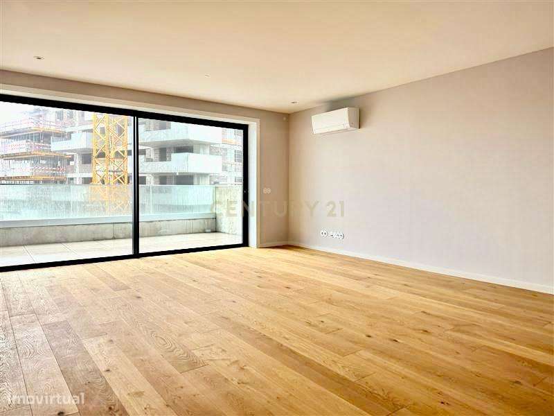 Apartamento T3 com varanda num condomínio fechado, Ocean Terrace, em L - Grande imagem: 2/16