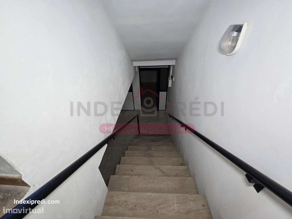 Investidores - Excelente loja com muita luz natural. - Arrendado-22