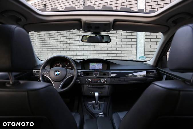 BMW Seria 3 318d - 25