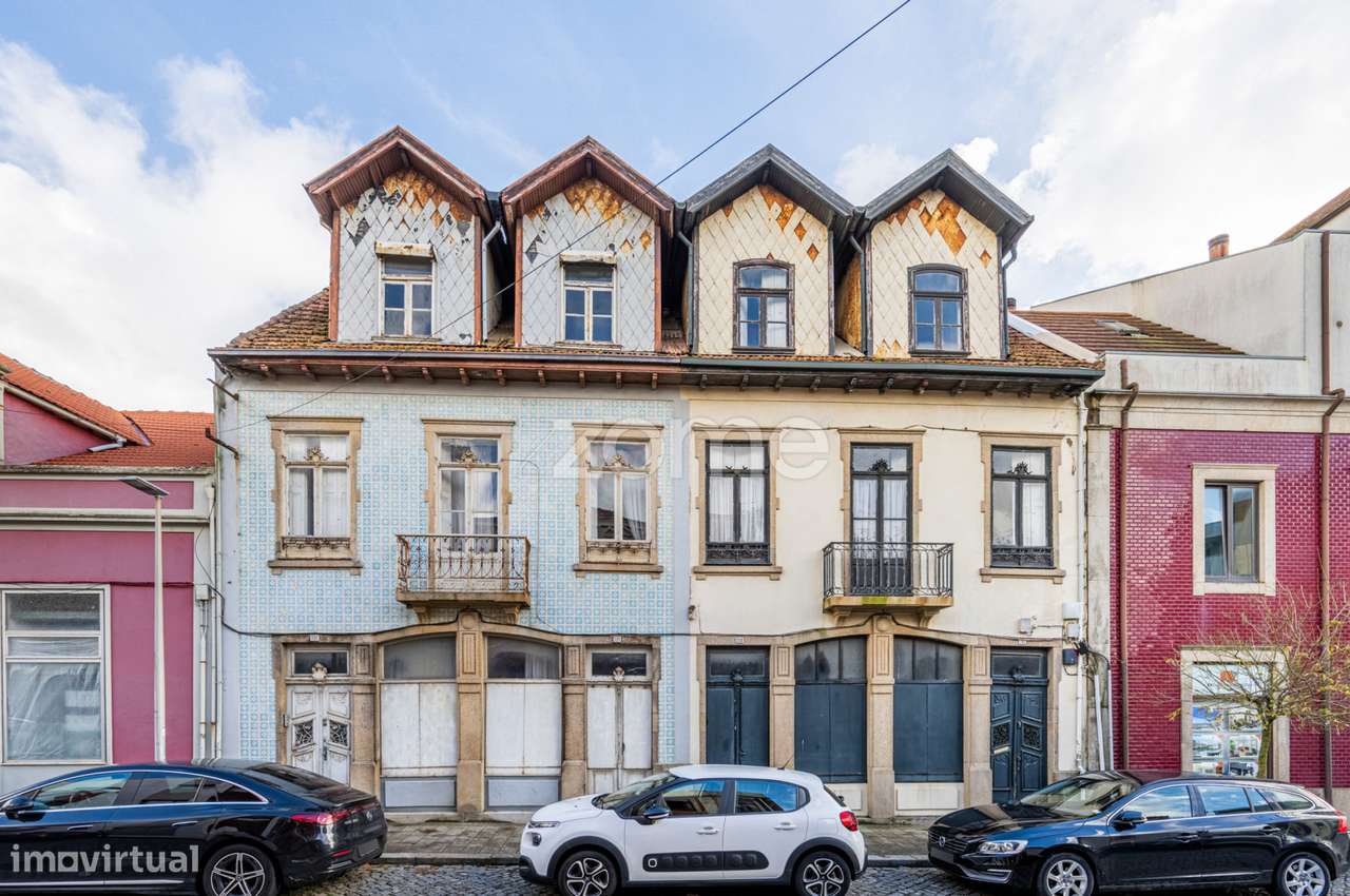Duas Moradias para Recuperar com Projeto Aprovado, Centro de Espinho - Grande imagem: 2/24