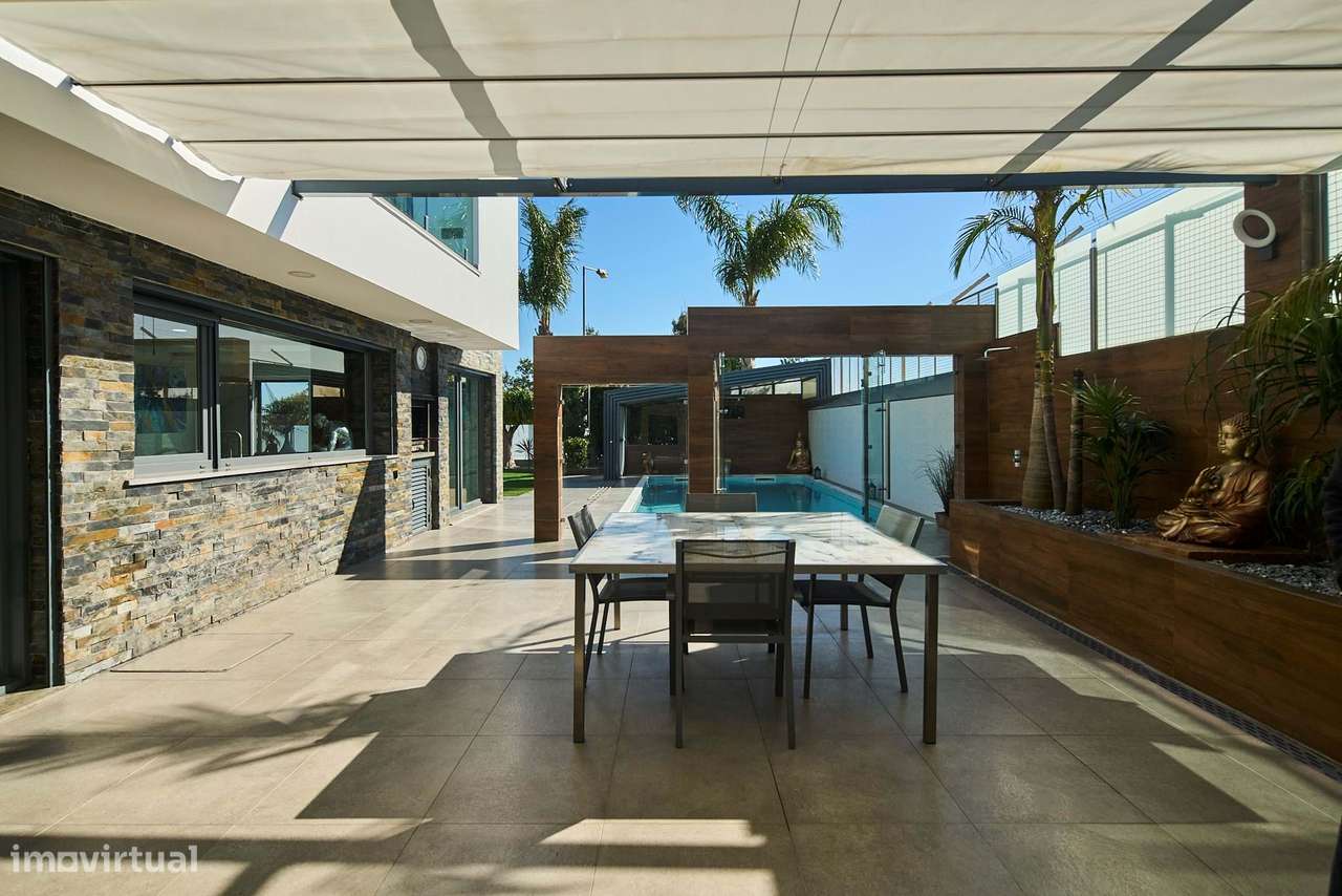 Moradia T4 com  piscina e jardim em zona privilegiada, Charneca da Cap-15