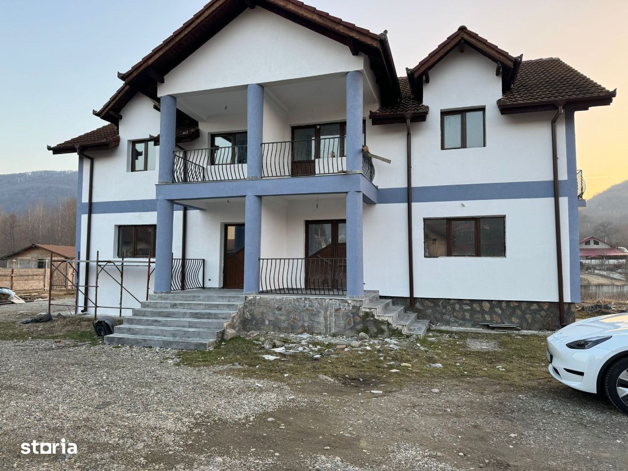 Duplex cu Teren de 500 mp in Vladesti