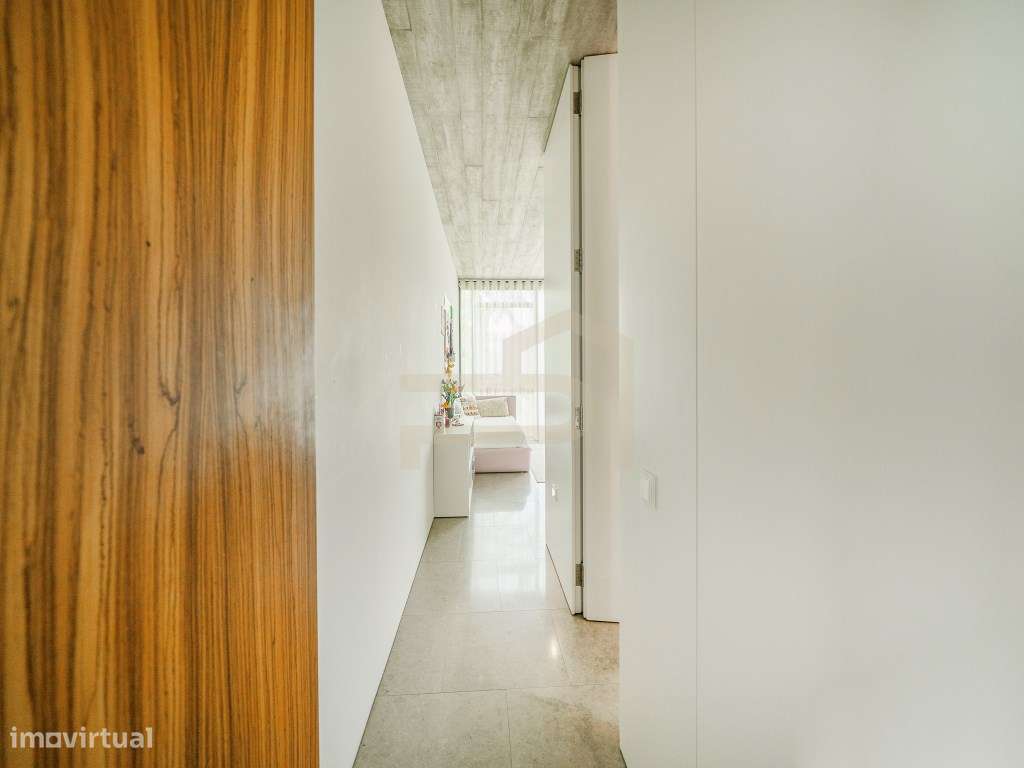 Exclusiva Moradia de Luxo com Design Contemporâneo-51