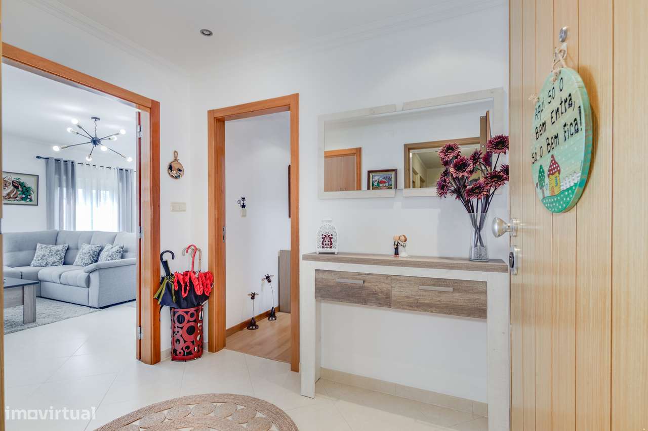 APARTAMENTO T2 | SUÍTE | LUGAR DE ESTACIONAMENTO | VIALONGA-8