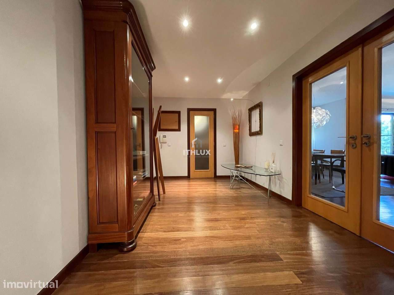 Apartamento T4 em condomínio com piscina e ginasio - Grande imagem: 4/58