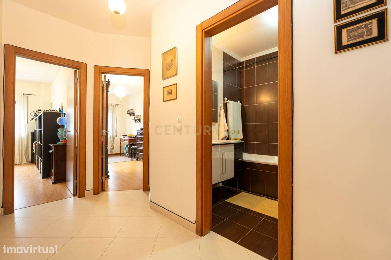 Apartamento T3 com áreas generosas-29