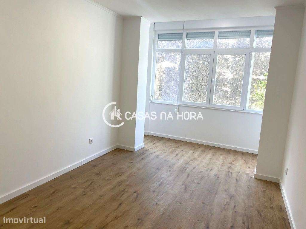 Apartamento T2 Totalmente Remodelado em Cacilhas - Grande imagem: 2/25