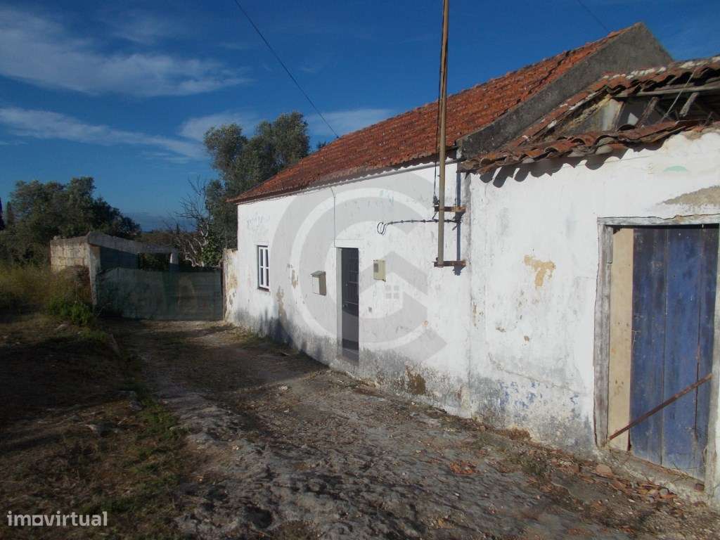 Moradia para recuperar - Grande imagem: 2/7