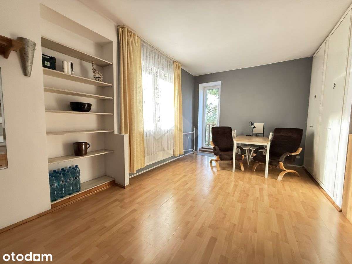 2 pokoje| Kameralny budynek| ul. Powstańców-0