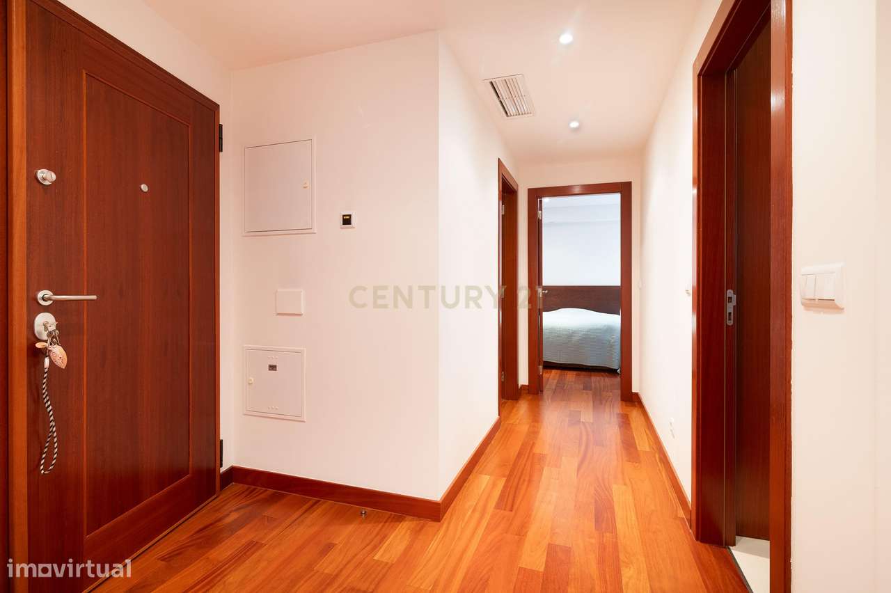 Apartamento T1 nas Colinas do Cruzeiro com Arrecadação e Parqueamento-7