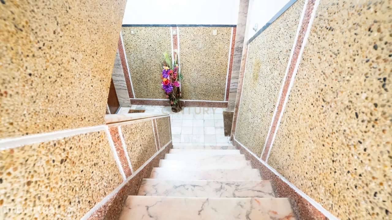 Apartamento T2 + 1* - Remodelado, em Queluz-42