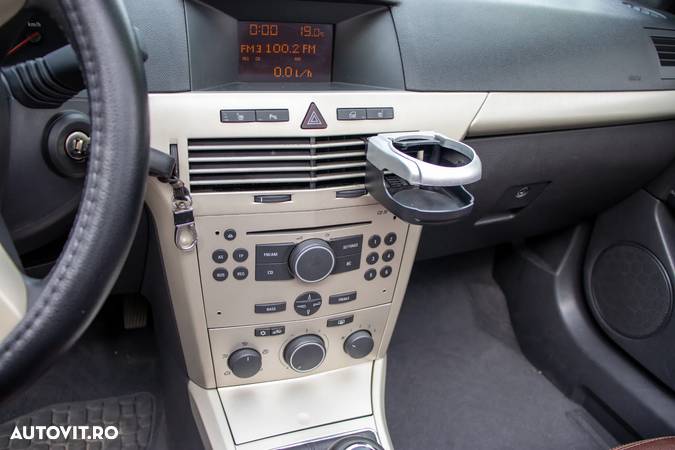 Opel Astra Twintop 1.9 CDTI Cosmo - 18