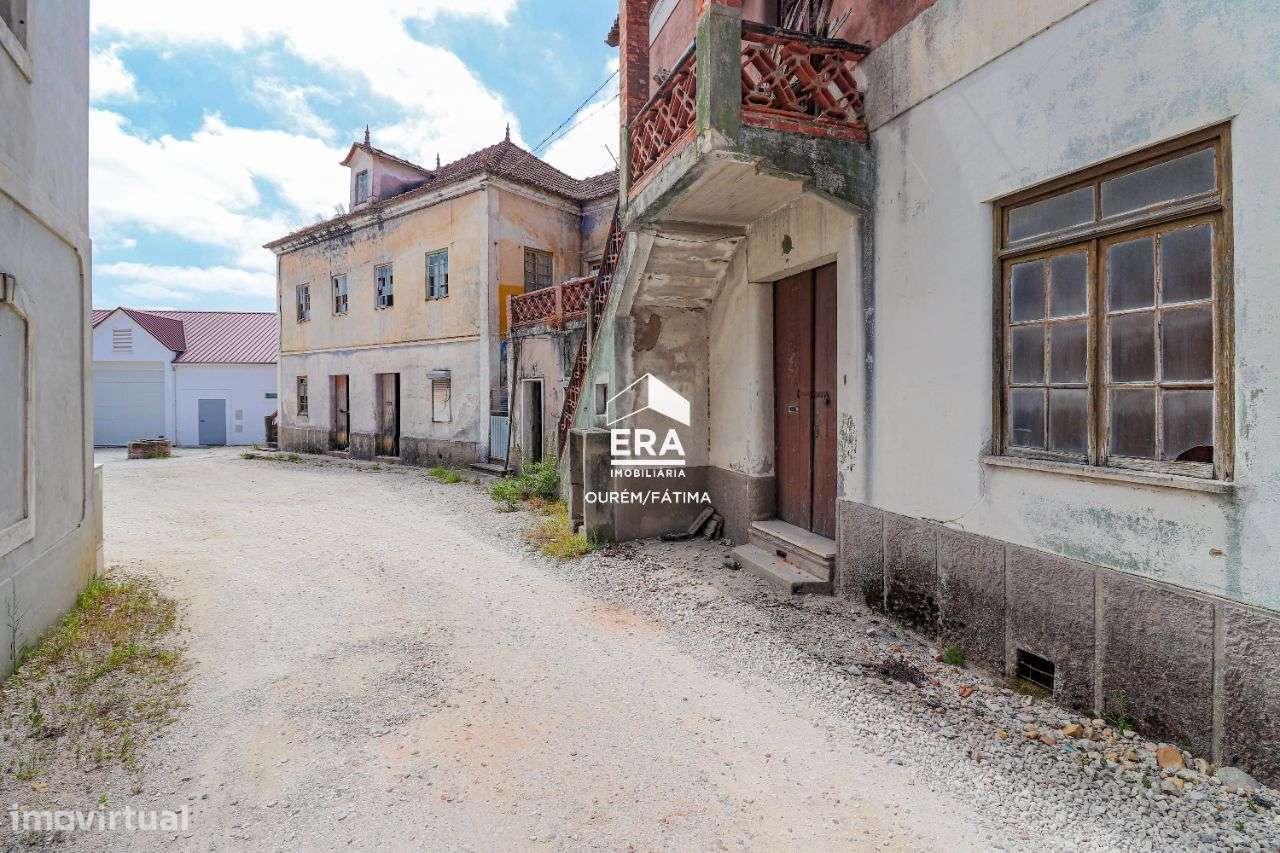 Moradia T6 localizada em Caxarias, Ourém - Grande imagem: 5/32