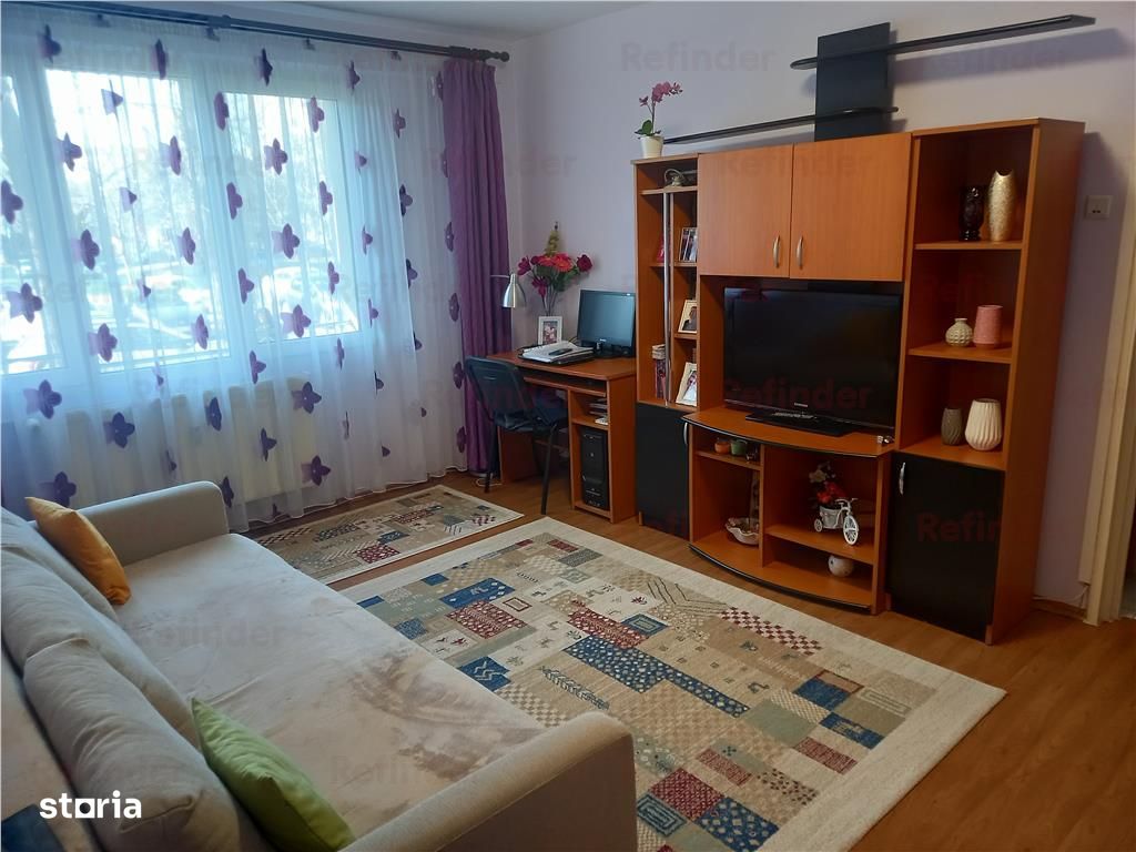 Apartament 2 camere, Bd 1 Decembrie , stradal,  Pia&#539;&#259;,  metr