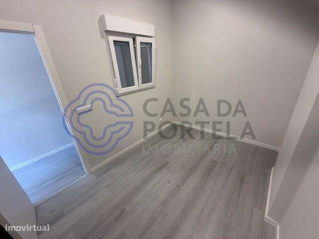Loja no interior transformada em apartamento T1 - Grande imagem: 5/13