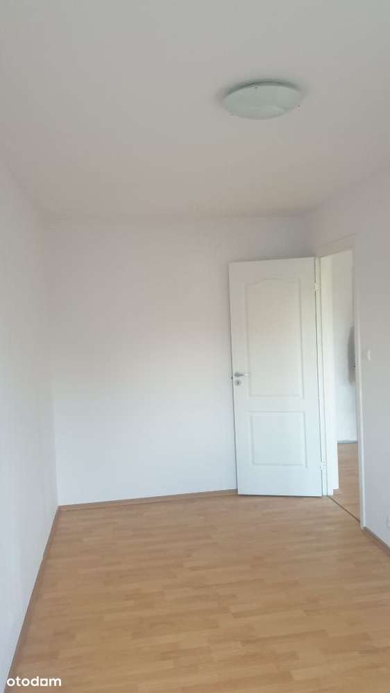 centrum Jelcza-Laskowic, 3 pokoje, balkon, 71m.kw. - Pełny obrazek: 4/8