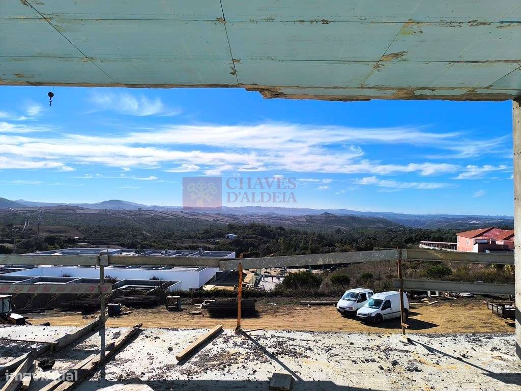 Moradia T4 Exclusiva em Condomínio Privado com Piscina | Junto a Mafra-8