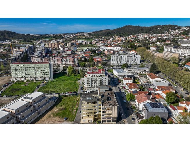 Apartamento T6 no centro de Famalicão-32