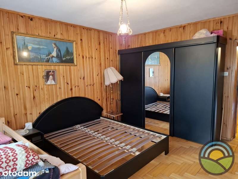 Dom dwurodzinny ( 2 odrębne mieszkania ) na działce 330 m2-9