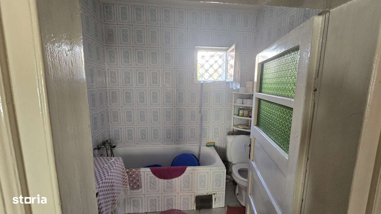 Vand casa caramida si teren 740 mp in Roman-6