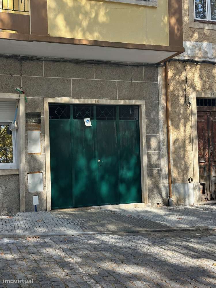 Apartamento T3+2, com 3 casas de banho e garagem-10