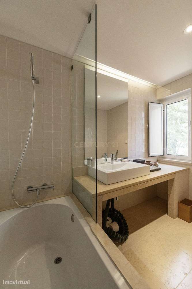 Vila T6 com piscina com área de terreno de 2895 m² na Praia d'el Rey-14