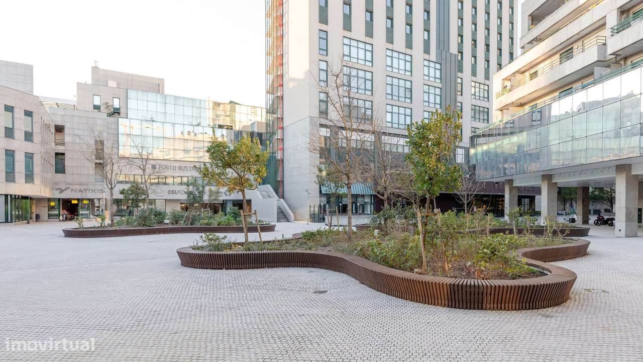 T0 novo c/ lugar garagem e vista para o Jardim Campo 24 de Agosto-16