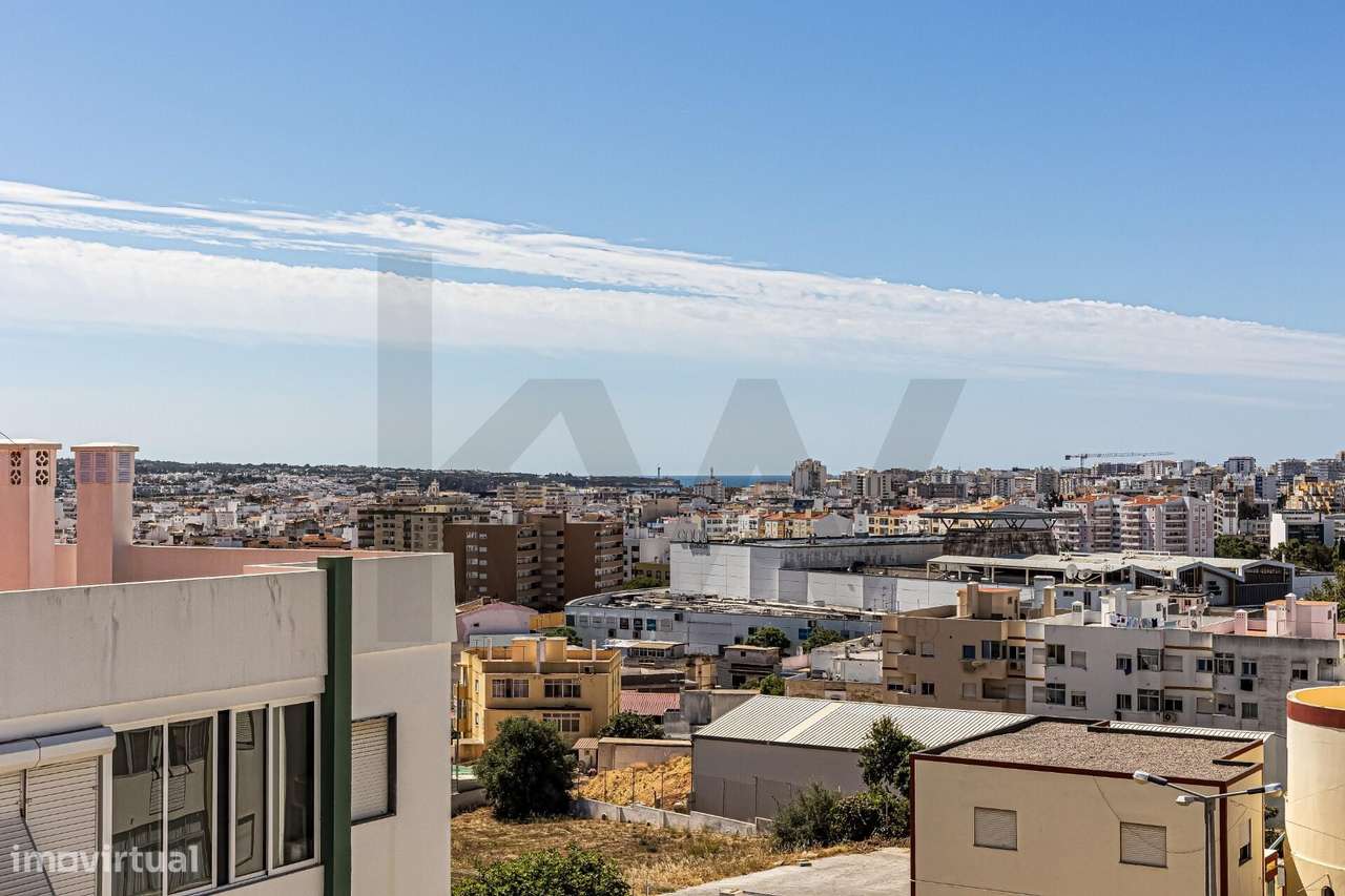 T2 com varandas e ótimo preço em Portimão-13