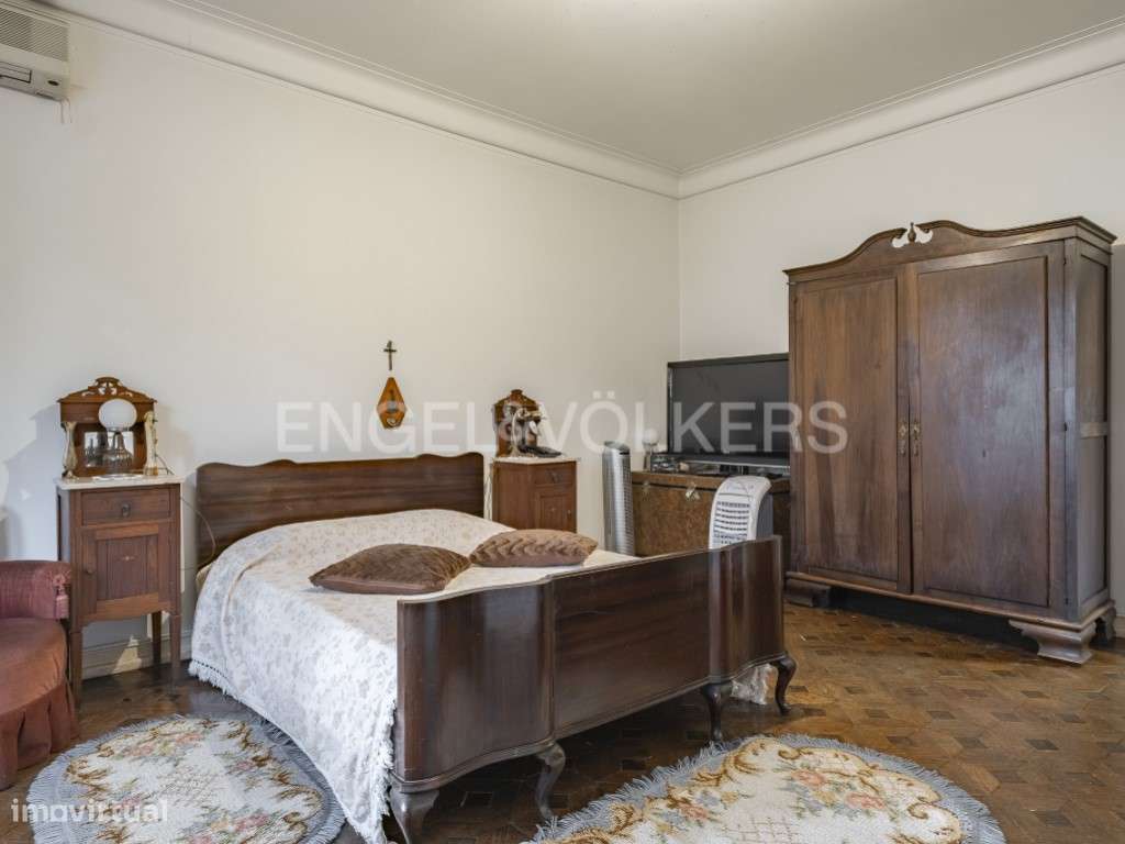 Moradia Isolada com Terreno de 1.300 m² em Alvalade-13